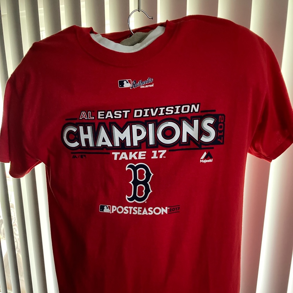 Majestic Boston Red Sox T-Shirt Sz. L still in Package